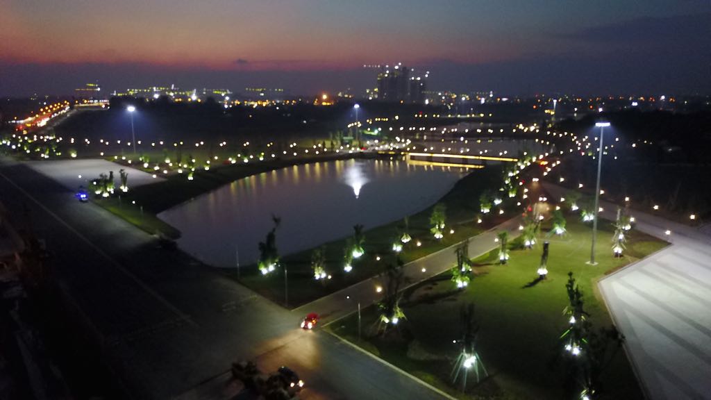 meikarta memiliki central park yang indah